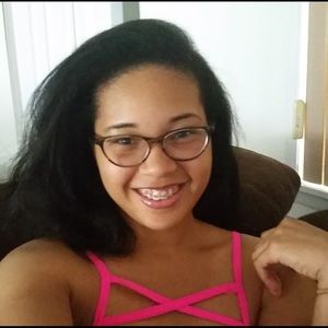 Meet your Posher, Lorrie